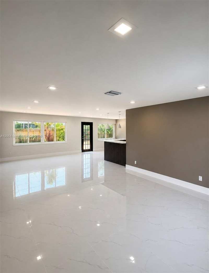 3430 SW 17th St, Fort Lauderdale FL 33312