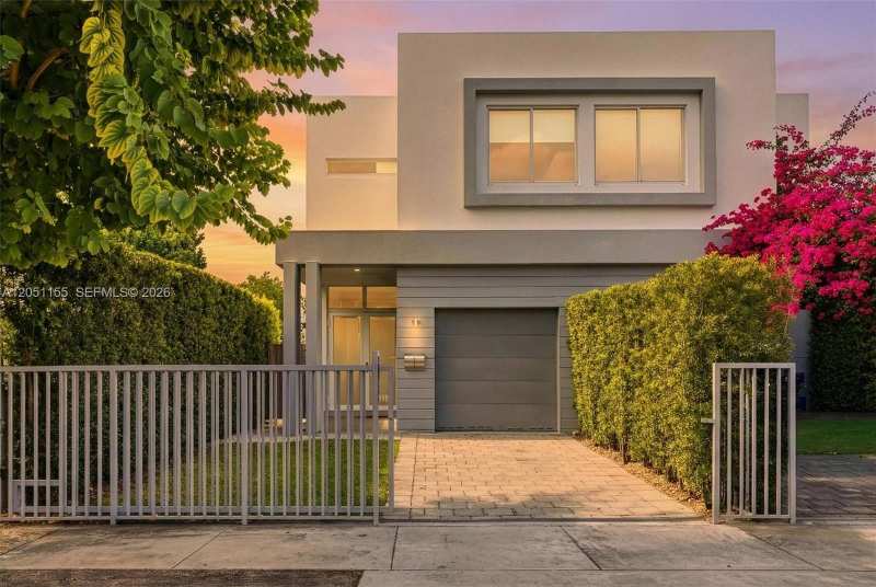 2852 SW 32nd Ct # 2852, Miami FL 33133