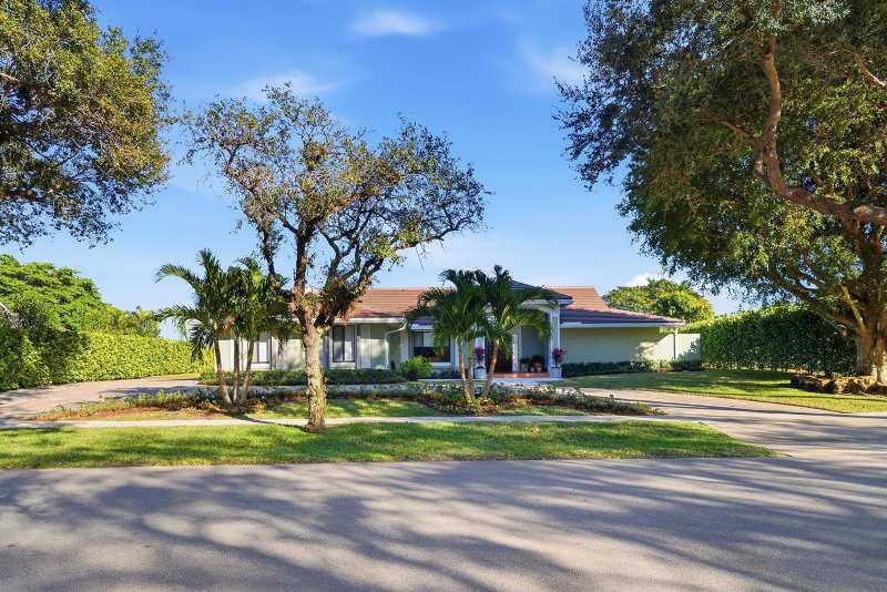2308 Embassy Drive, West Palm Beach FL 33401