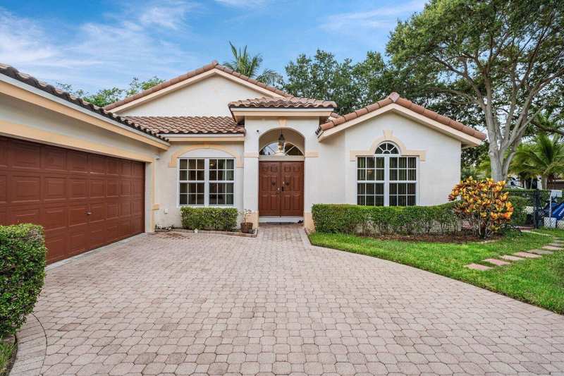 5563 NW 41st Avenue, Coconut Creek FL 33073