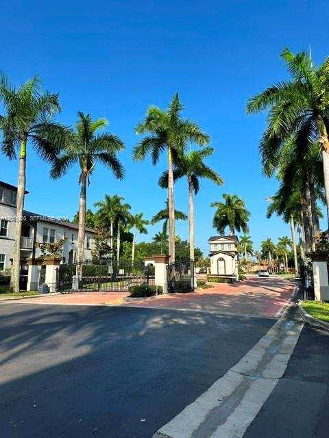 Courtyards at Nautica