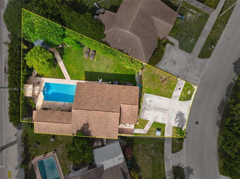 12422 SW 199th St, Miami FL 33177