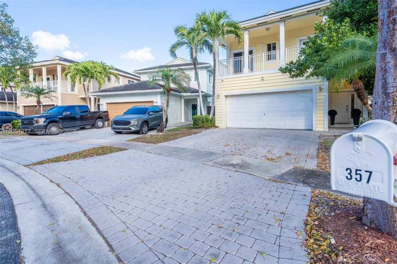 357 NE 35th Ter, Homestead FL 33033