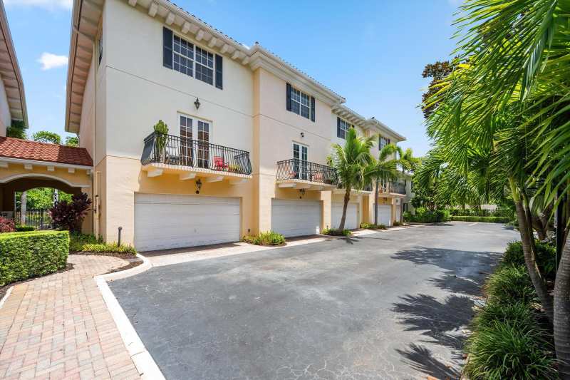 2502 N Dixie Highway # 52, FL 33460
