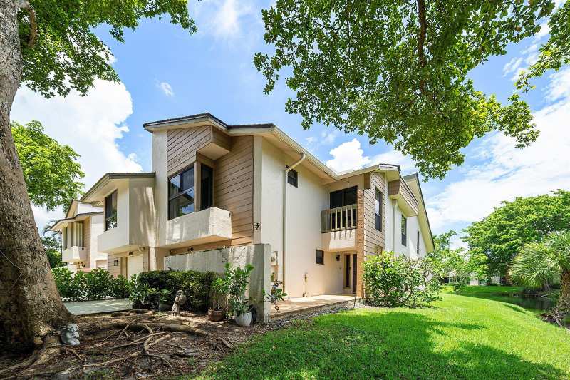 6096 Glendale Drive, Boca Raton FL 33433