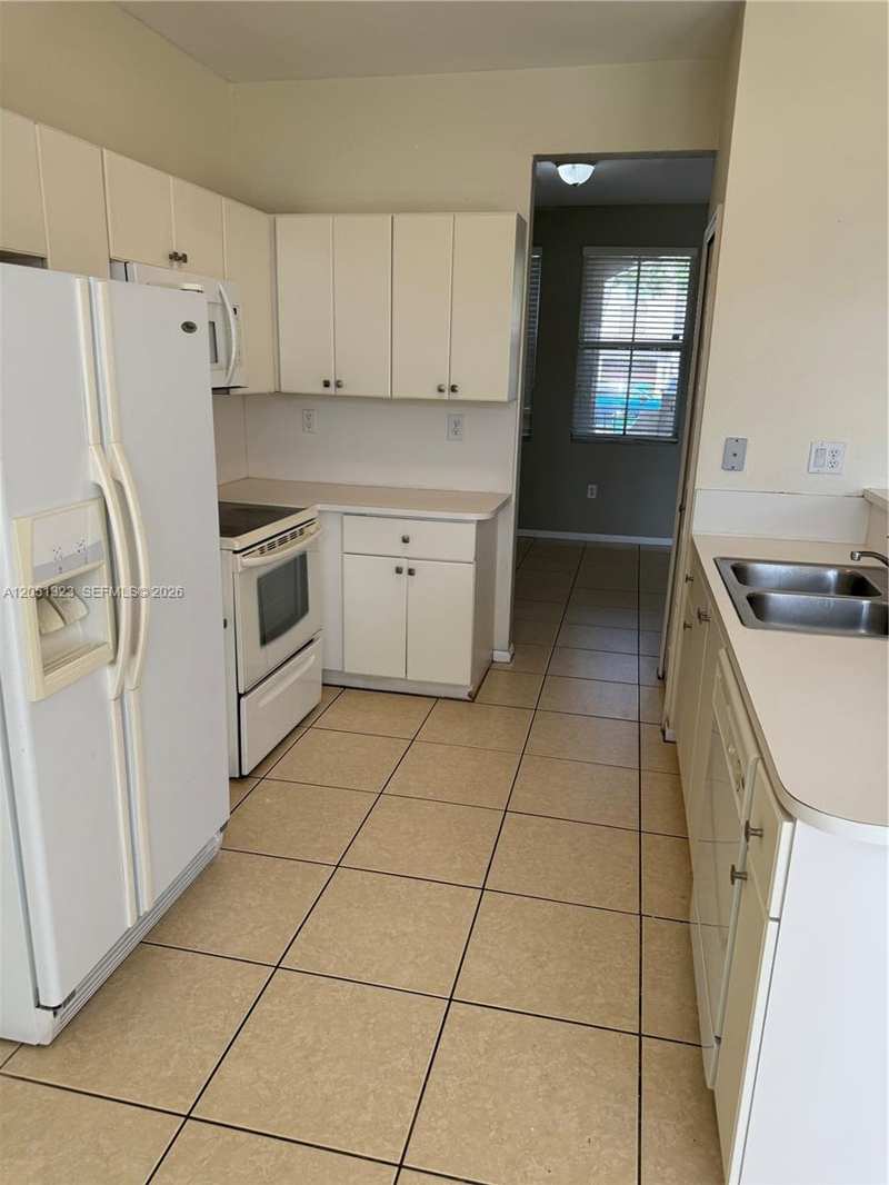 944 SW 154th Path # 944, Miami FL 33194