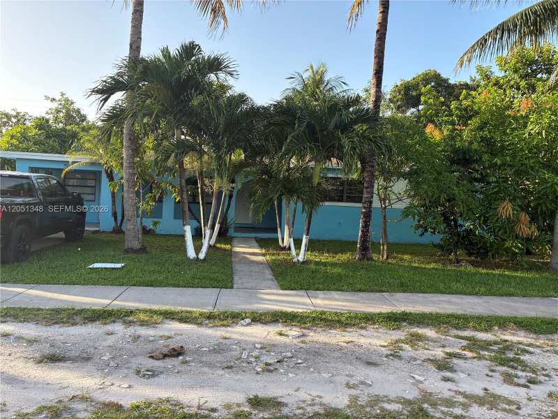 1011 NW 183rd Dr, Miami Gardens FL 33169