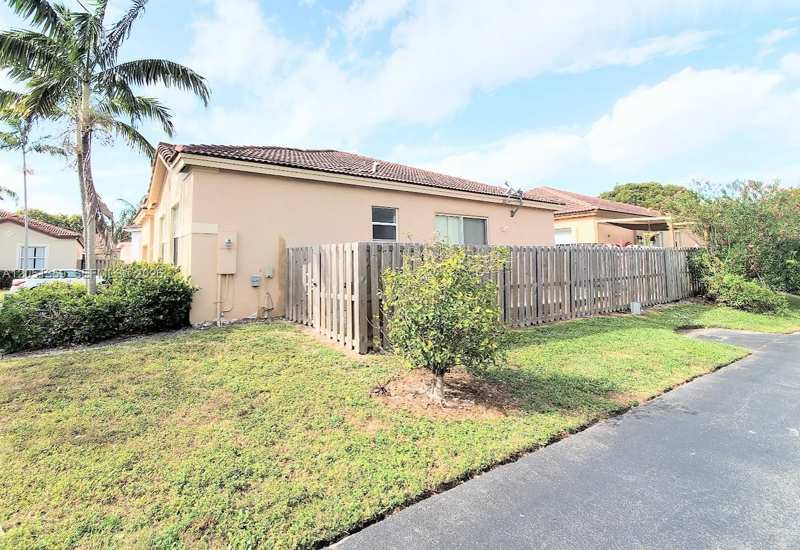 21460 SW 90th Ct, Cutler Bay FL 33189