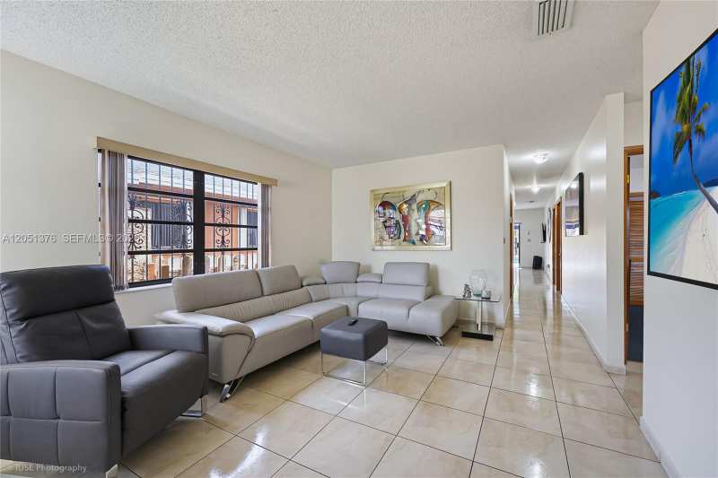 4001 W 10th Ct, Hialeah FL 33012