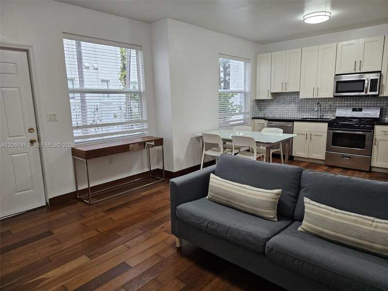 622 15th St # 4, Miami Beach FL 33139