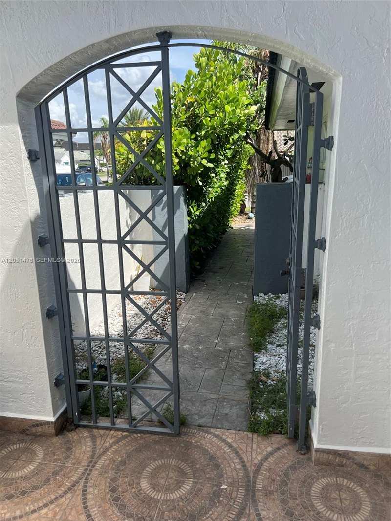 5861 SW 149th Ct, Miami FL 33193