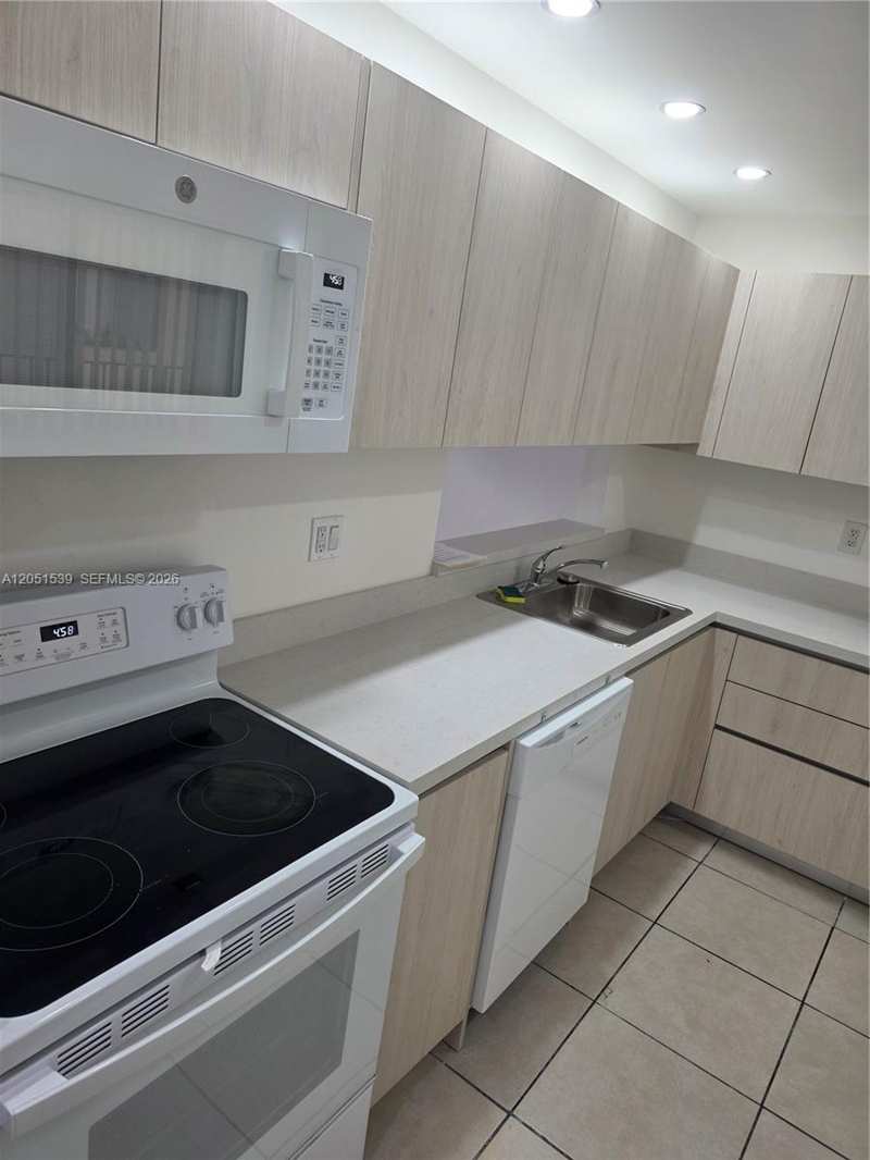 8025 SW 107th Ave # 202, Miami FL 33173