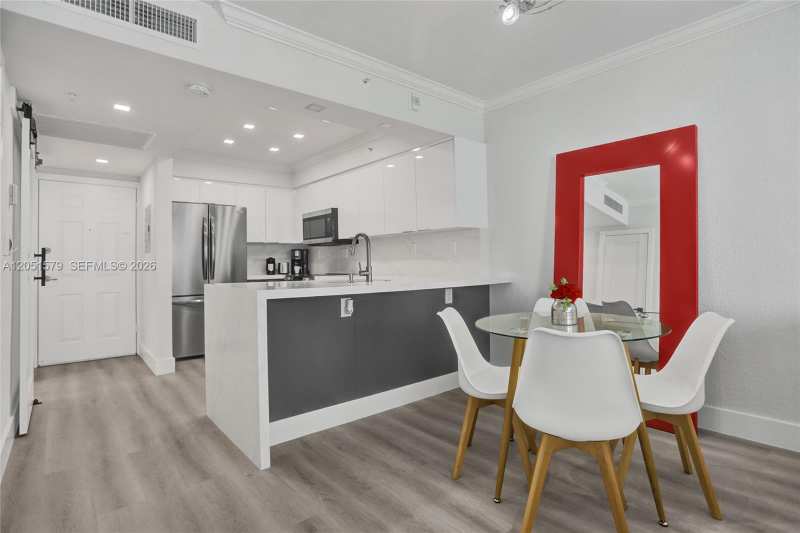 2501 S Ocean Dr, Hollywood FL 33019