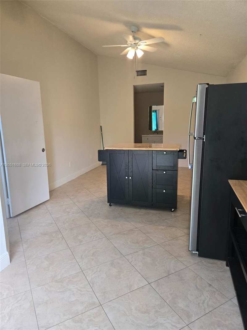 818 E Palm Run Dr # 0, North Lauderdale FL 33068