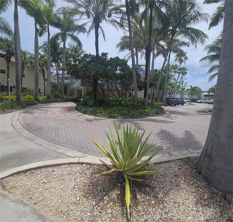 8950 SW 69th Ct # 306, Pinecrest FL 33156