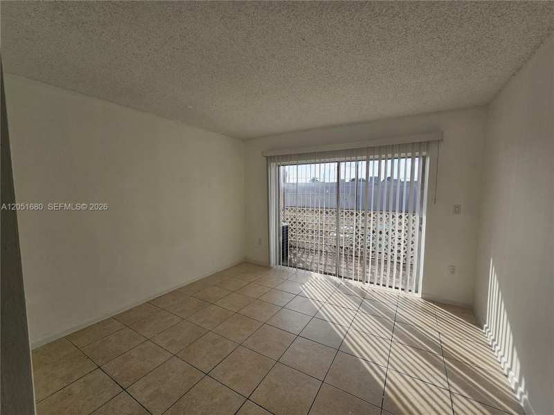 3610 NW 21st St # 206, Lauderdale Lakes FL 33311