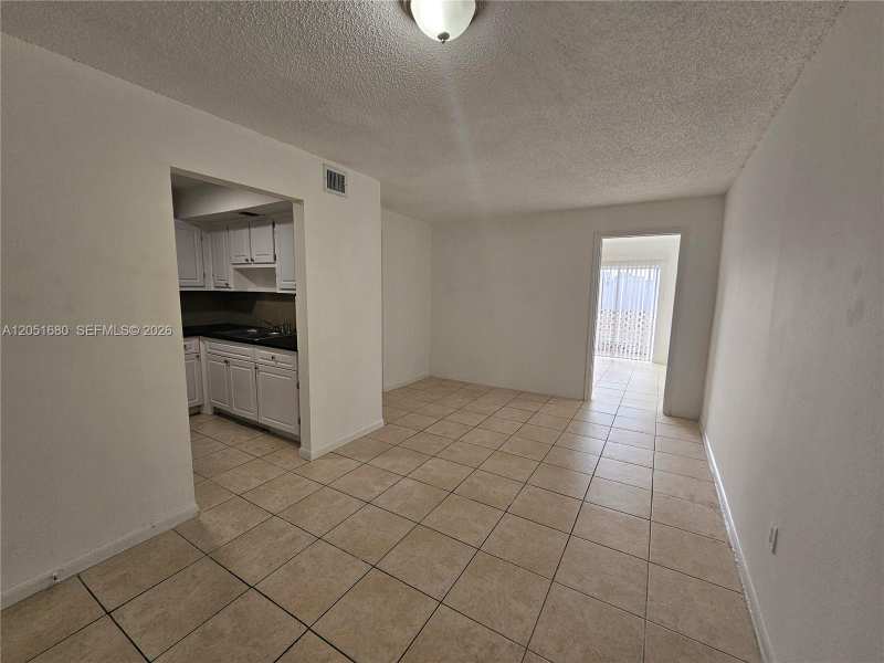 3610 NW 21st St # 206, Lauderdale Lakes FL 33311