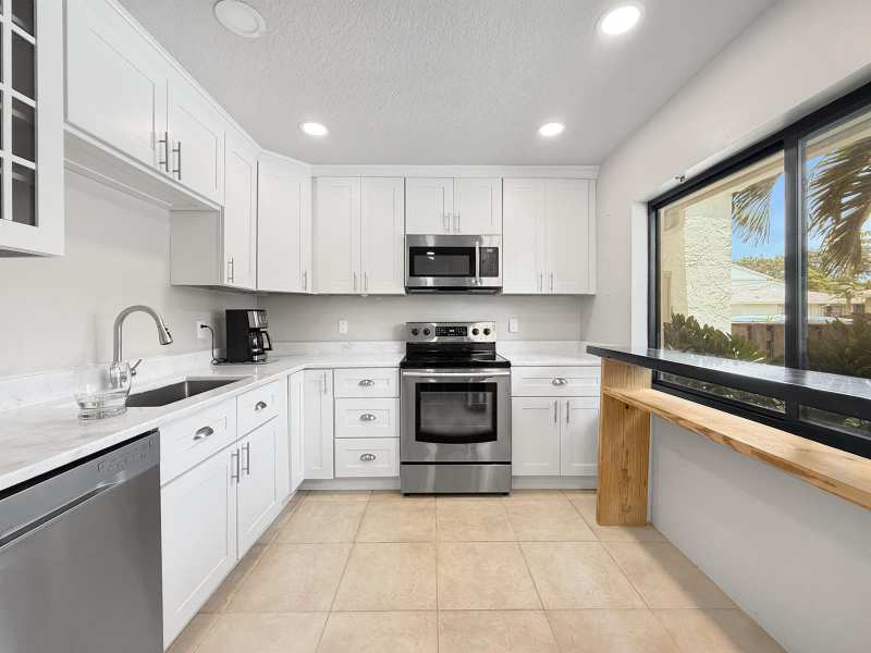 5246 Jog Lane, Delray Beach FL 33484