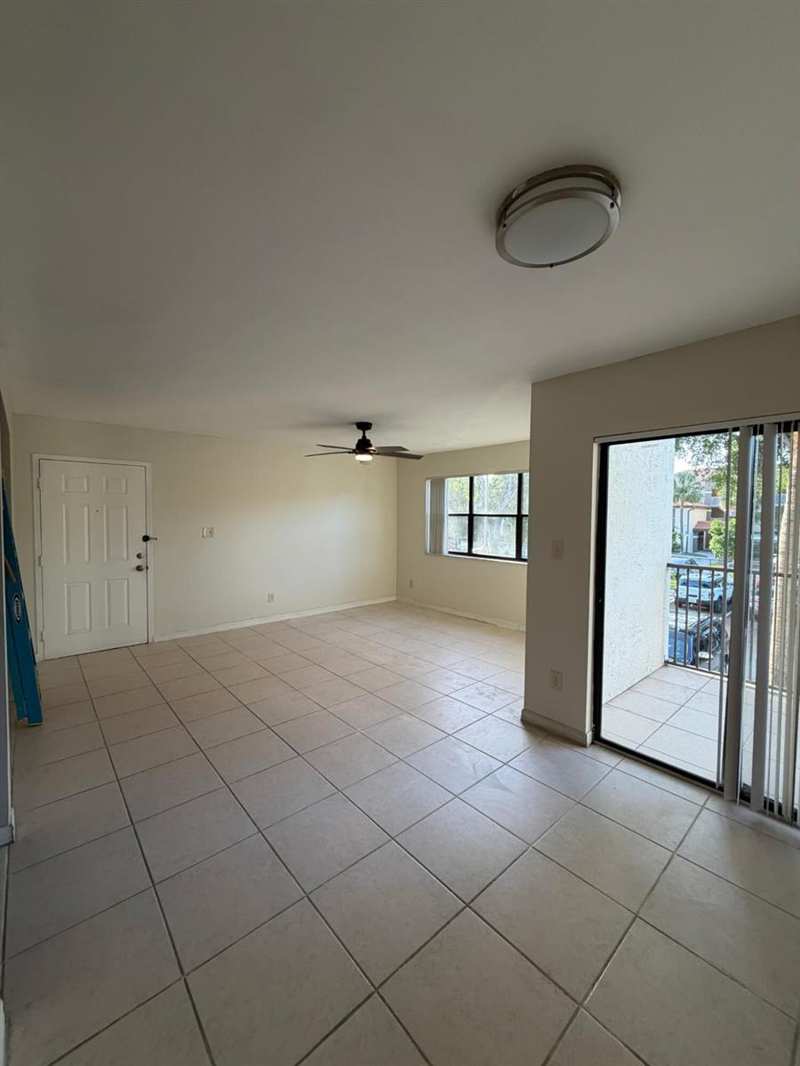 540 S Park Road # 9, Hollywood FL 33021