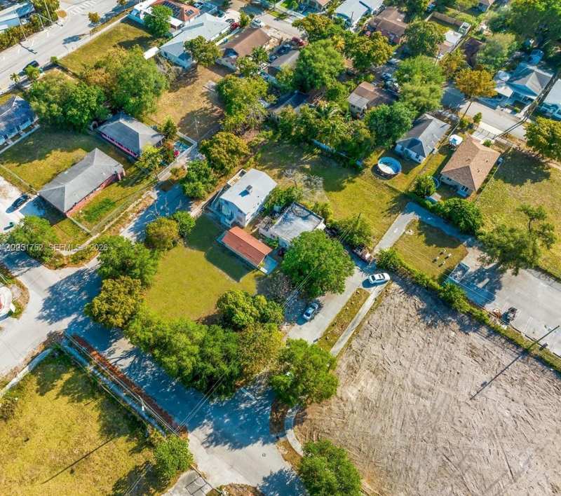 1133 NW 79th Ter, Miami FL 33150