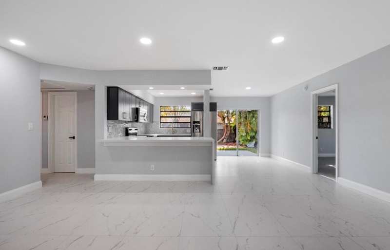 1661 NW 1st Avenue, Pompano Beach FL 33060
