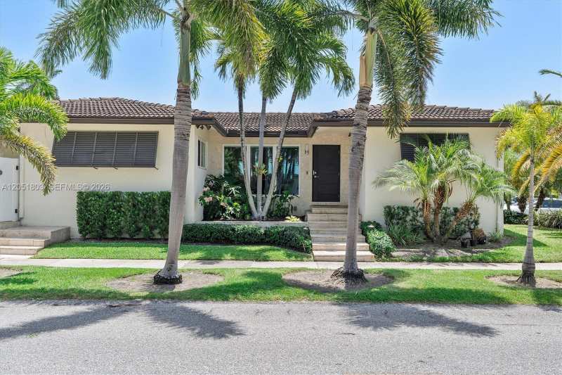 1255 Taylor St, Hollywood FL 33019