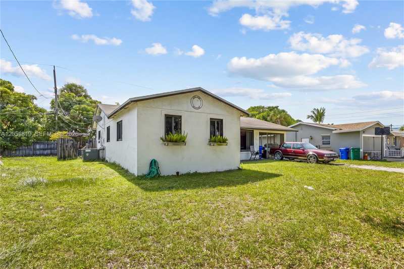 761 NW 65th Ave, Margate FL 33063