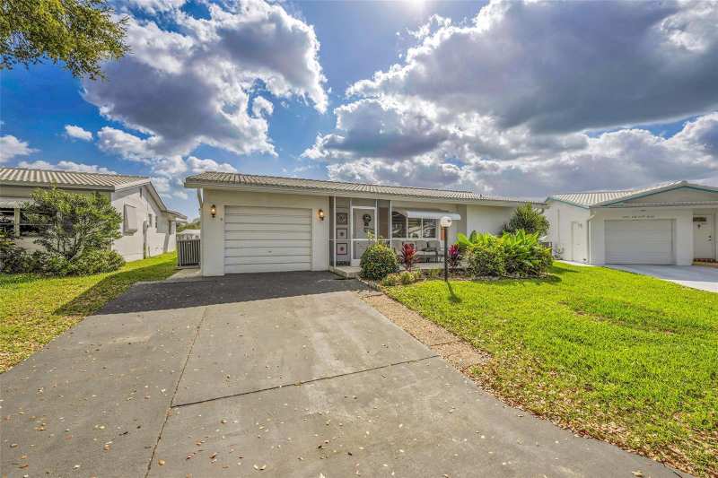 1010 NW 89th Way, Plantation FL 33322