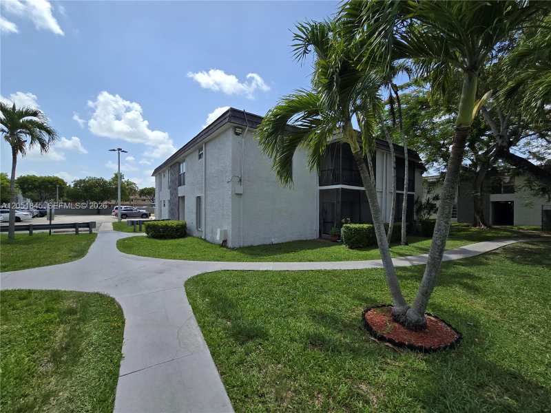 10375 N Kendall Dr # J7, Miami FL 33176