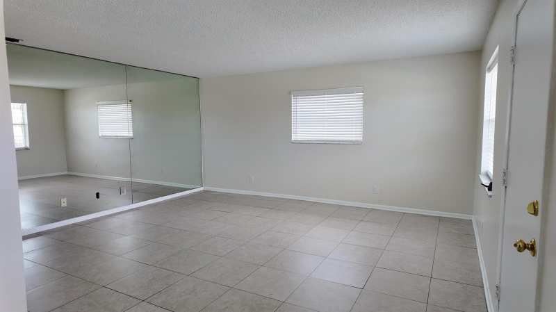 227 Castlewood Drive # 207, North Palm Beach FL 33408