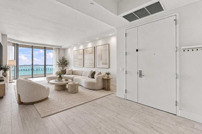 1300 Brickell Bay Dr # 3804, Miami FL 33131