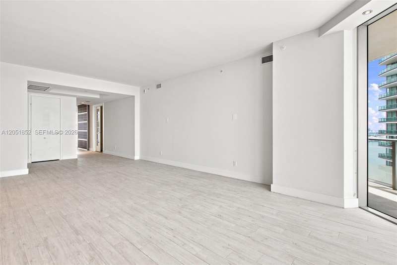 1300 Brickell Bay Dr # 3804, Miami FL 33131