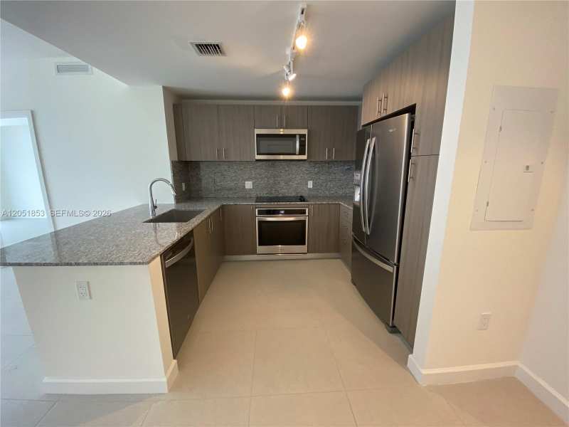5350 NW 84th Ave # 706, Doral FL 33166
