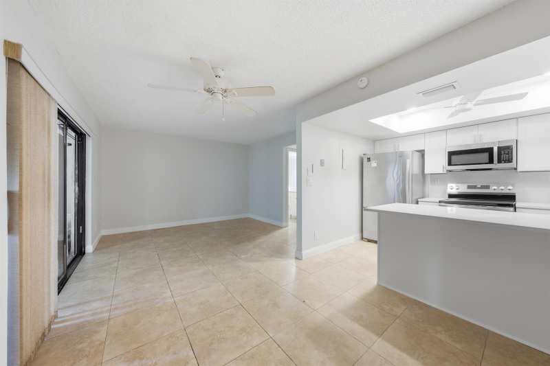 52 Canterbury Lane, Tamarac FL 33319