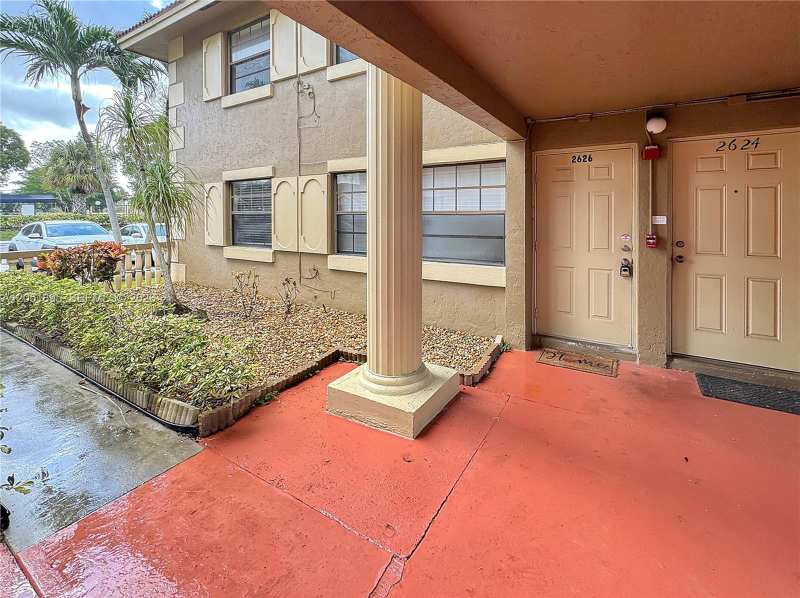 2626 Riverside Dr # 2626, Coral Springs FL 33065