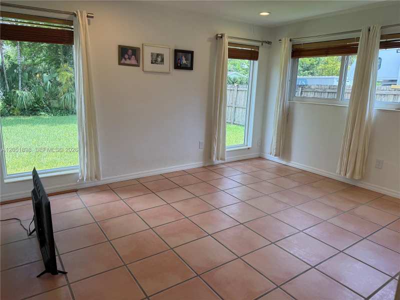 10601 SW 96th St, Miami FL 33176