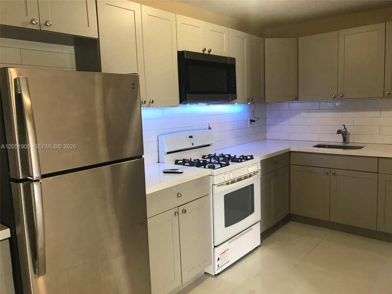 4550 SW 67th Ave # 7, Miami FL 33155