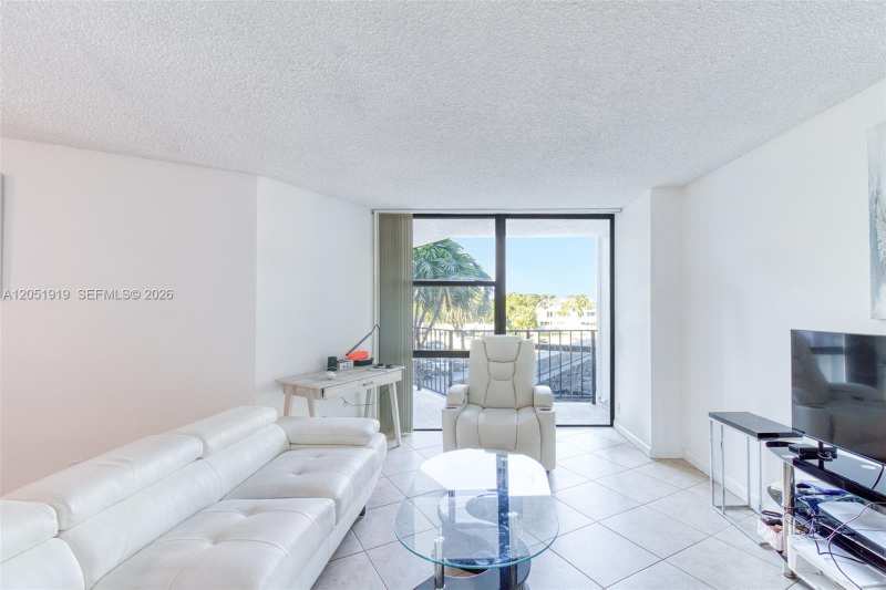 800 Parkview Dr # 311, Hallandale Beach FL 33009