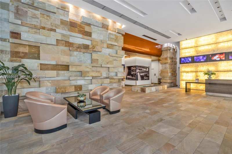 55 SE 6th St # 2001, Miami FL 33131