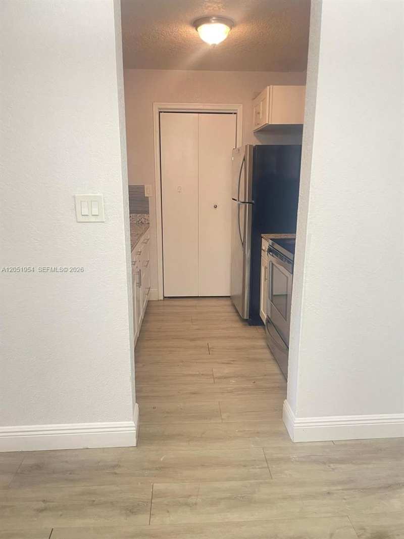 927 Riverside Dr # 320, Coral Springs FL 33071
