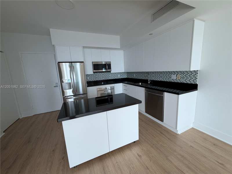 92 SW 3rd St # 5012, Miami FL 33130