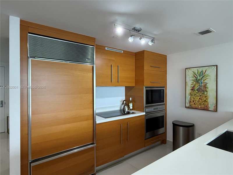 475 Brickell Ave # 3207, Miami FL 33131