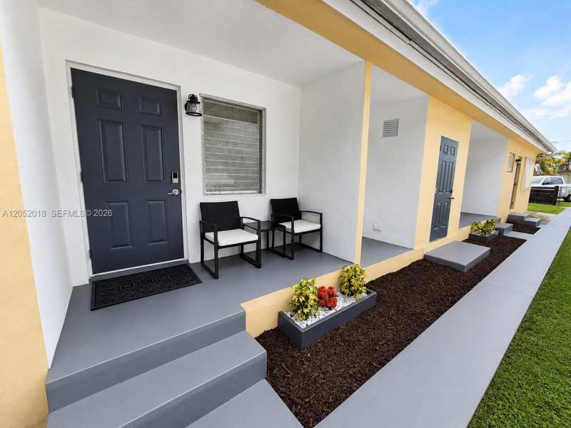 1723 Wiley St, Hollywood FL 33020