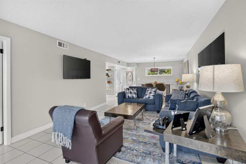 9923 S Hollybrook Lake Drive # 305, Pembroke Pines FL 33025