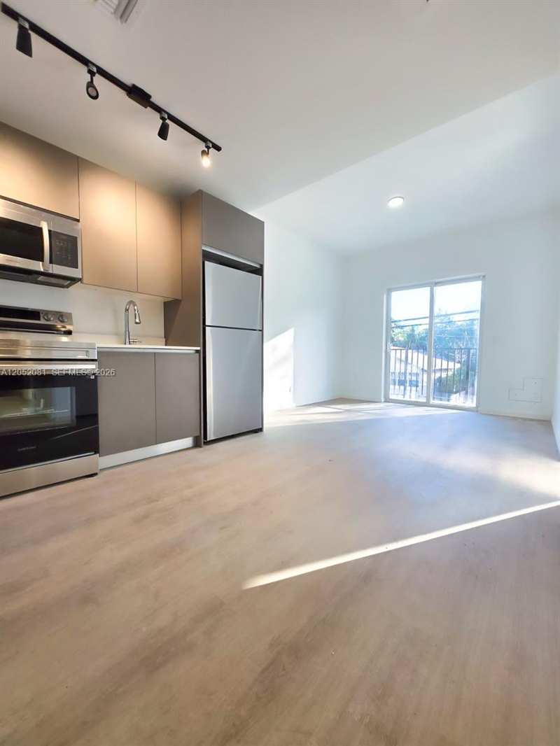 8106 NE 1st Ave # 10, Miami FL 33138