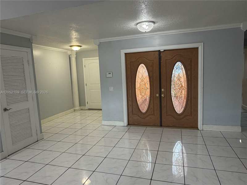 17527 NW 62nd Pl N, Hialeah FL 33015