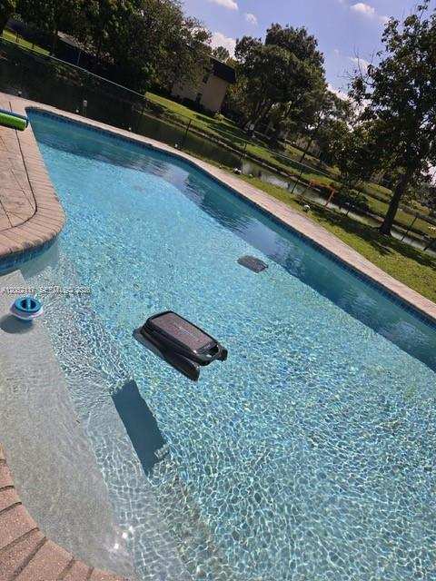 291 NW 93rd Ave, Pembroke Pines FL 33024