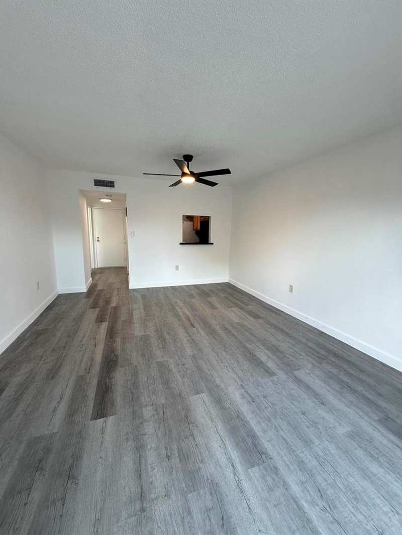 4324 NW 9th Avenue # 3c, Deerfield Beach FL 33064