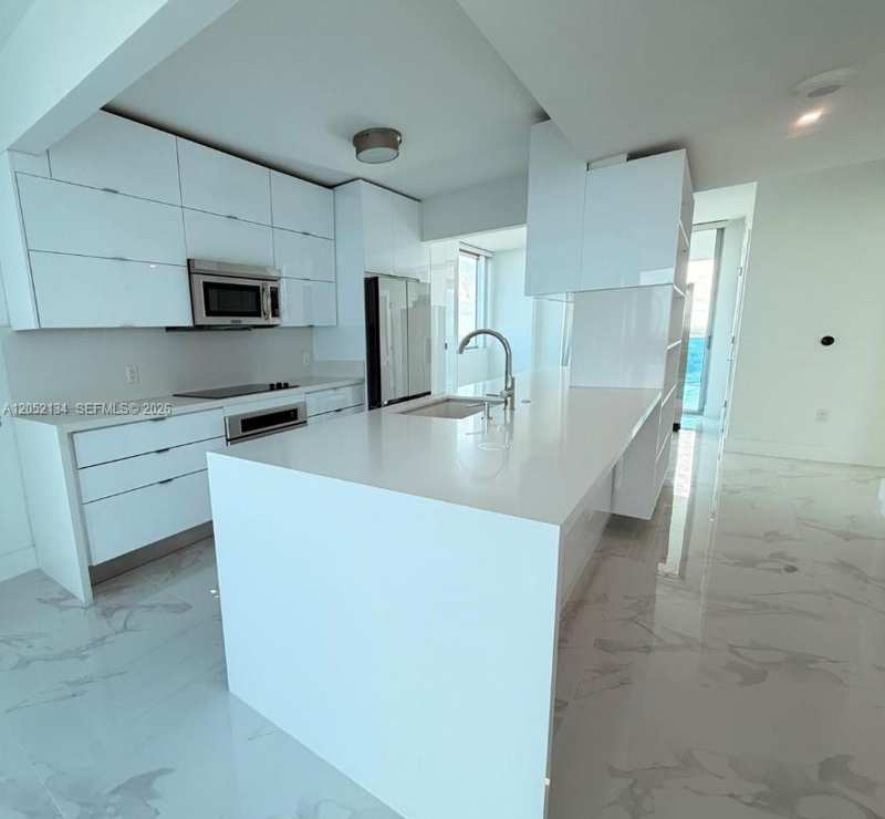 2641 N Flamingo Rd # 2208N, Sunrise FL 33323