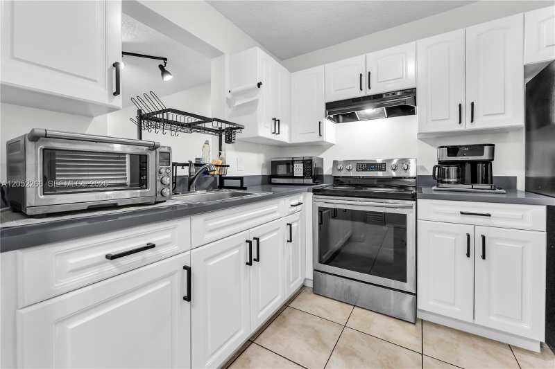 8720 N Sherman Cir # 101, Miramar FL 33025